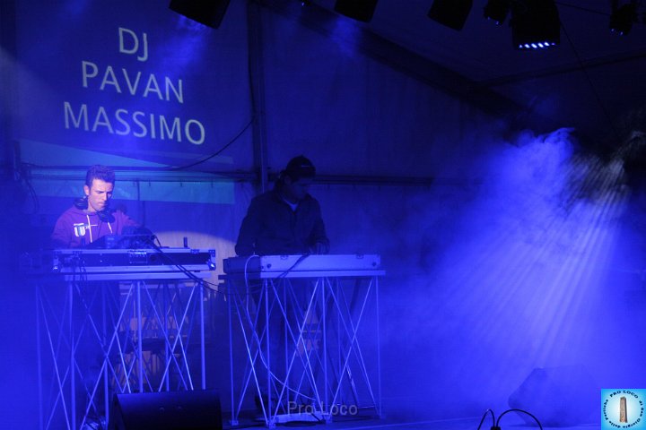 Esibizione DJ (255).JPG